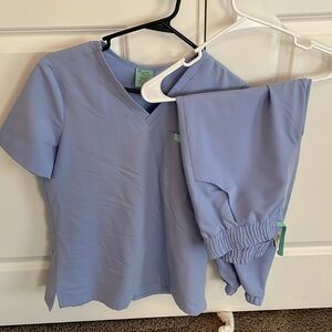 Garde Malade Scrub Set small top, small petite jogger pant